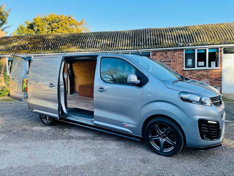 VAUXHALL VIVARO