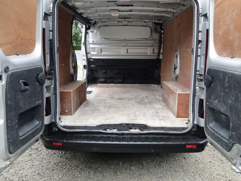 RENAULT TRAFIC