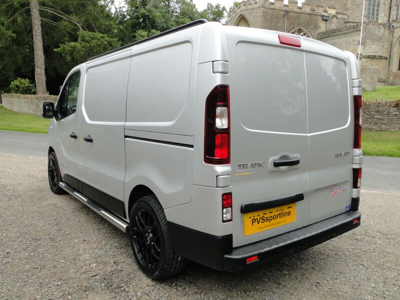 RENAULT TRAFIC