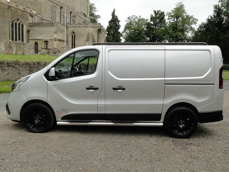 RENAULT TRAFIC