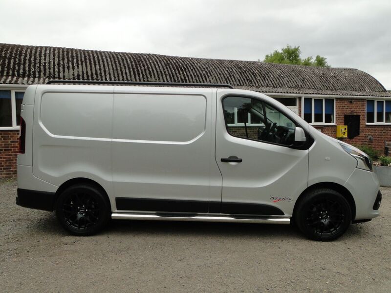 RENAULT TRAFIC