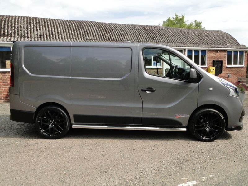 RENAULT TRAFIC