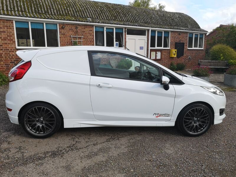 View FORD FIESTA 1.5 SPORT TDCI PVSsportline Edition