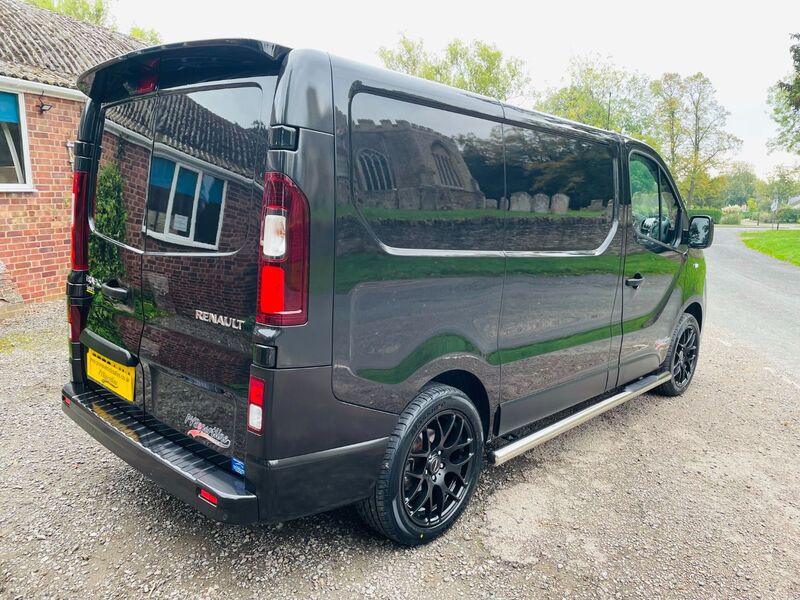 RENAULT TRAFIC