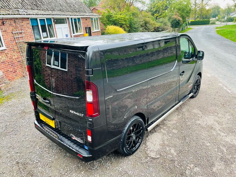 RENAULT TRAFIC