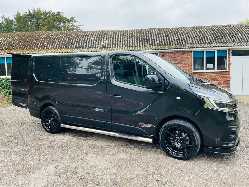 RENAULT TRAFIC