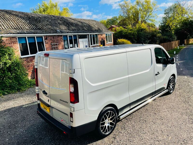 RENAULT TRAFIC