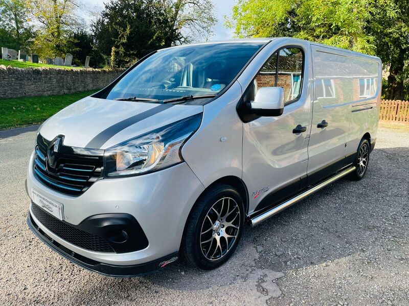 RENAULT TRAFIC