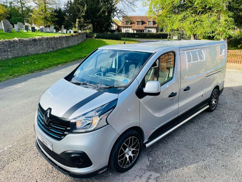 RENAULT TRAFIC