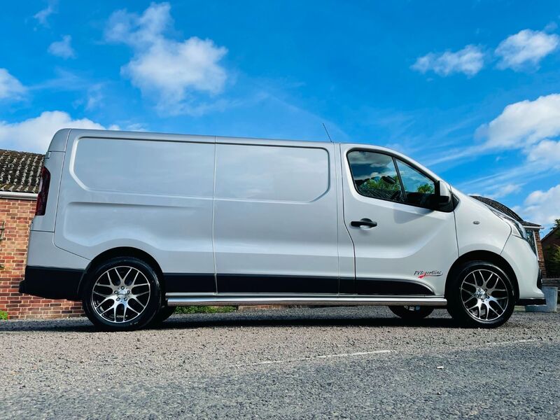 RENAULT TRAFIC