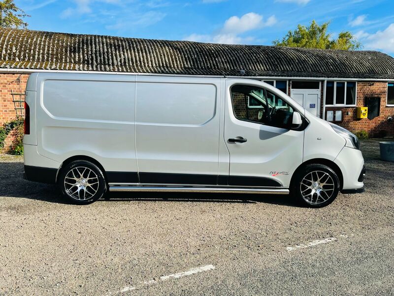 View RENAULT TRAFIC LL29 SPORT NAV ENERGY DCI PVSsportline Edition