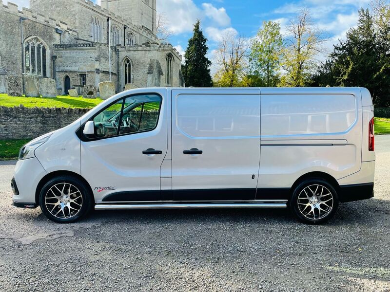 RENAULT TRAFIC