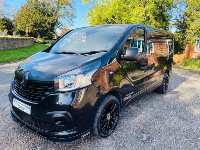 RENAULT TRAFIC