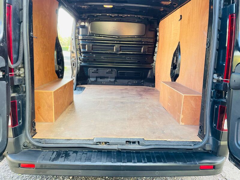 RENAULT TRAFIC