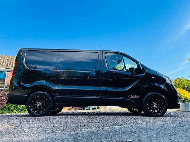 RENAULT TRAFIC