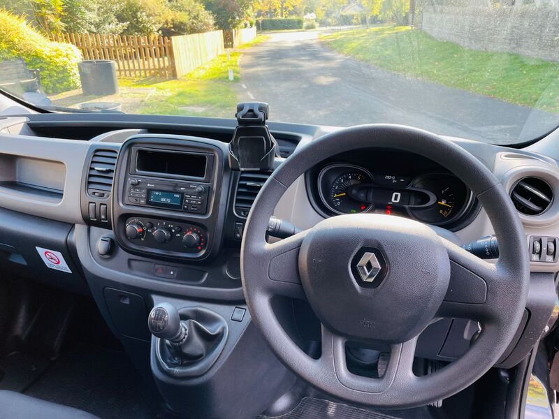 RENAULT TRAFIC