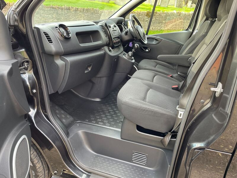 VAUXHALL VIVARO