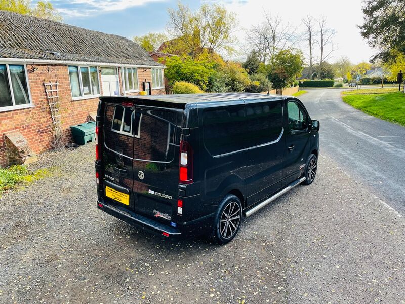 VAUXHALL VIVARO