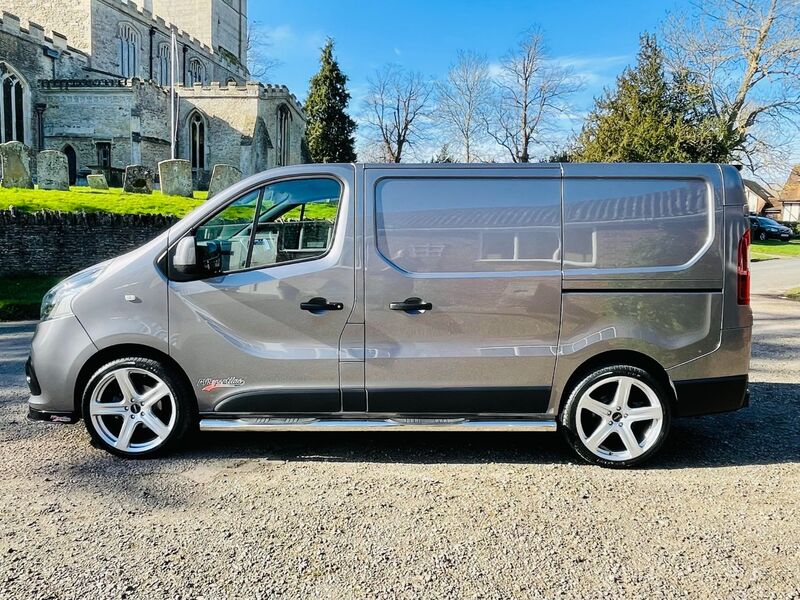 RENAULT TRAFIC