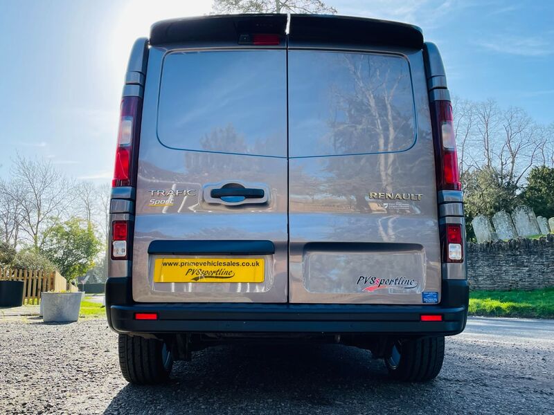 RENAULT TRAFIC