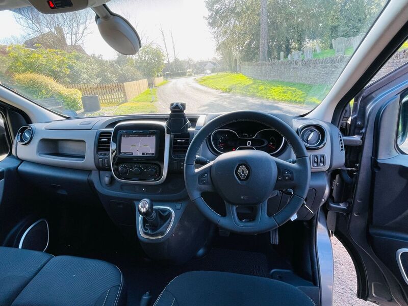 RENAULT TRAFIC