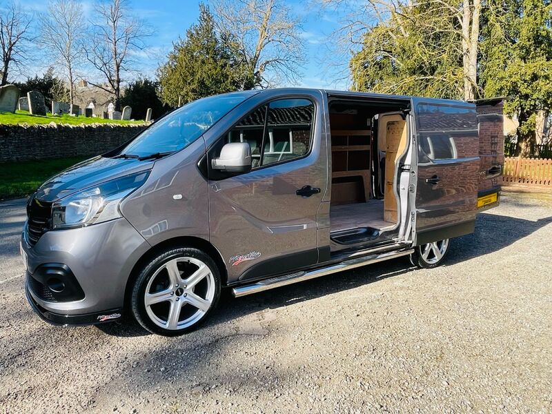 RENAULT TRAFIC