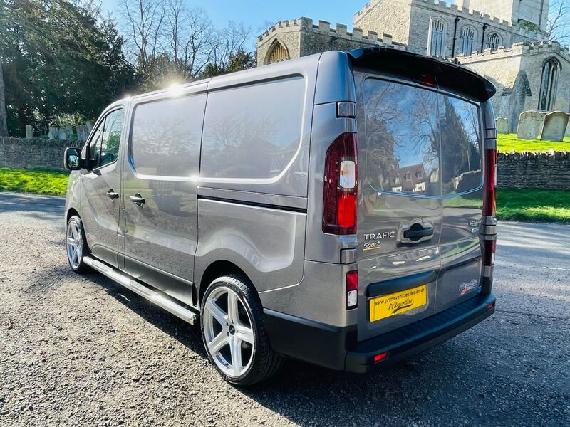 RENAULT TRAFIC