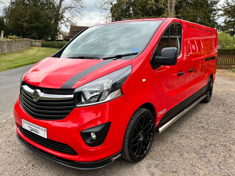 VAUXHALL VIVARO