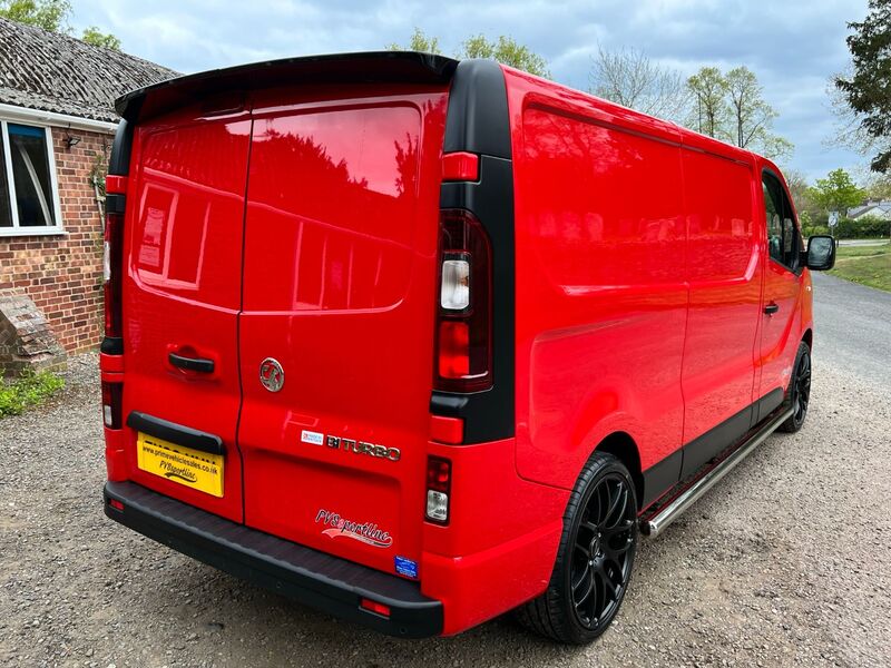 VAUXHALL VIVARO