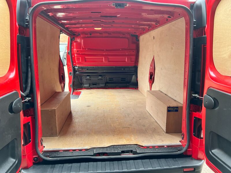 VAUXHALL VIVARO