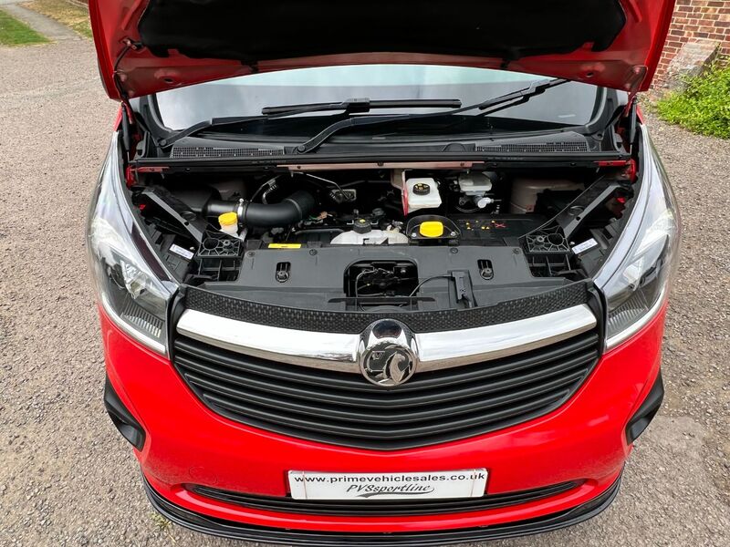 VAUXHALL VIVARO