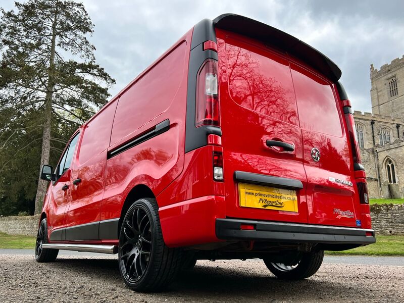 View VAUXHALL VIVARO L2H1 2900 SPORTIVE CDTI BITURBO SS PVSsportline Edition