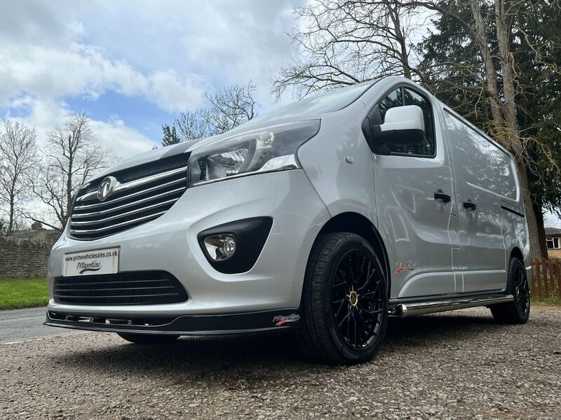 VAUXHALL VIVARO