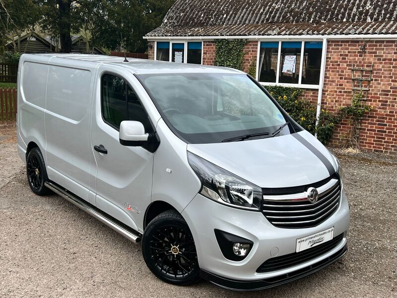 VAUXHALL VIVARO