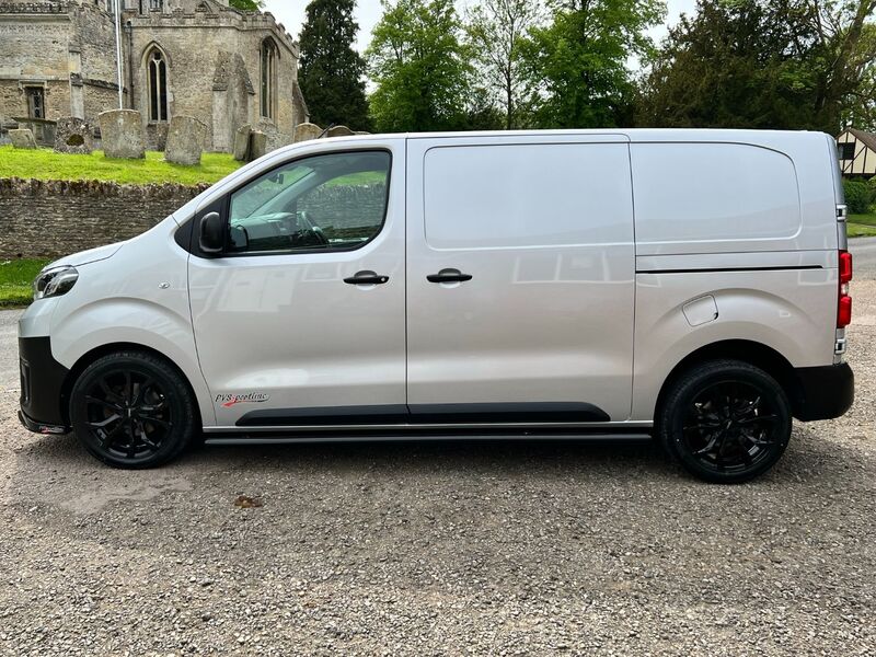 TOYOTA PROACE