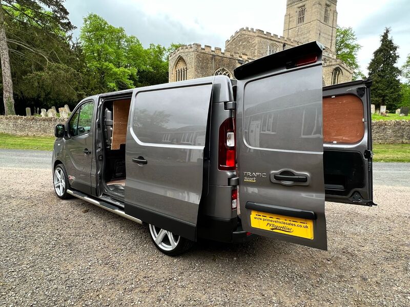 RENAULT TRAFIC