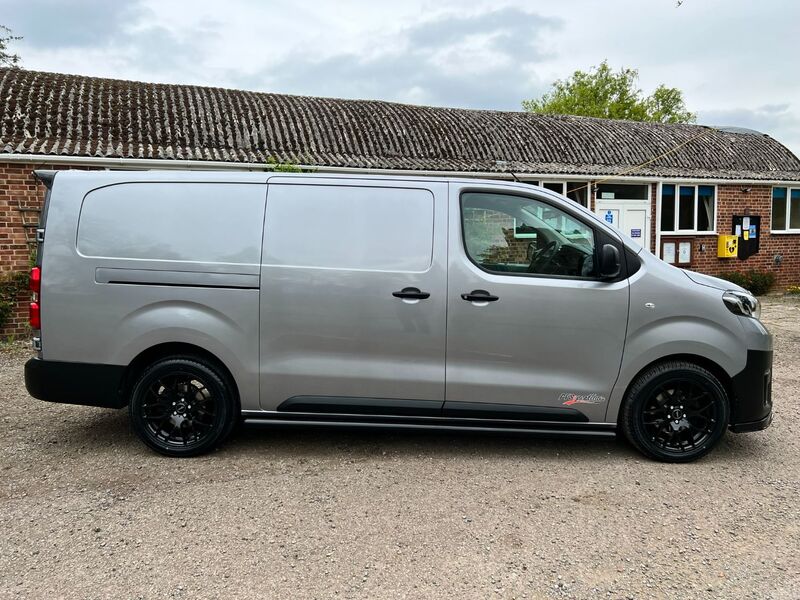 View TOYOTA PROACE L2 ICON PVSSPORTLINE EDITION