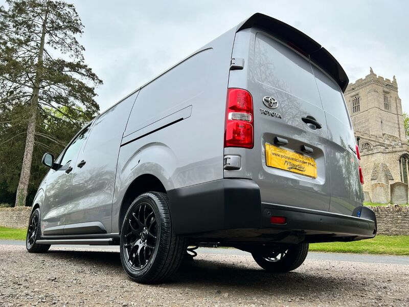 View TOYOTA PROACE L2 ICON PVSSPORTLINE EDITION