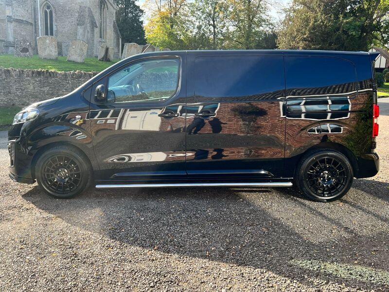 VAUXHALL VIVARO