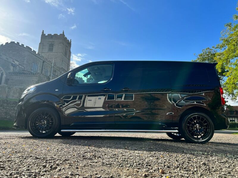 VAUXHALL VIVARO