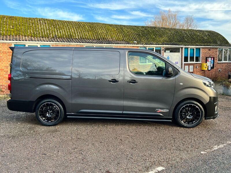 View TOYOTA PROACE L2 ICON PVSSPORTLINE EDITION