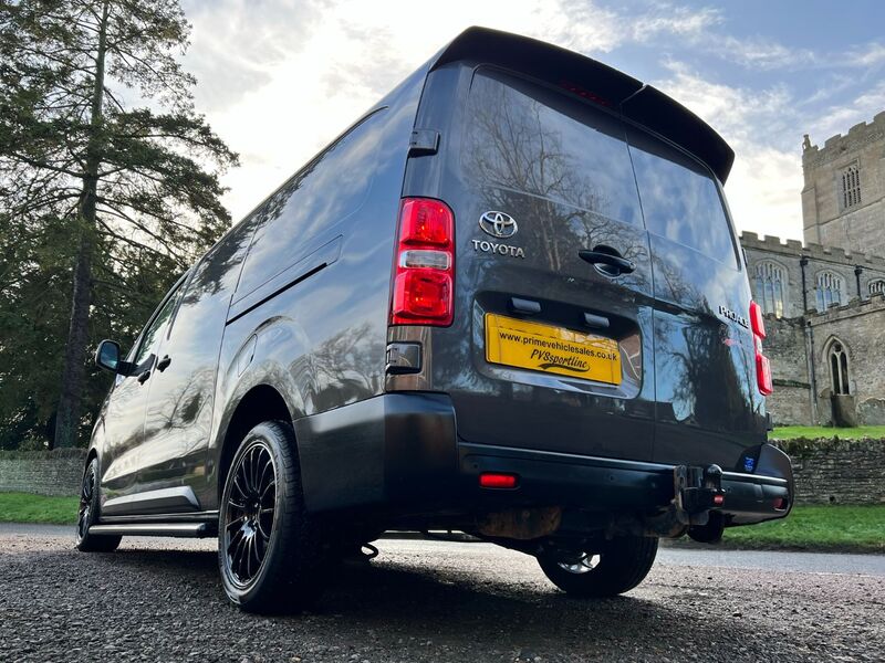 View TOYOTA PROACE L2 ICON PVSSPORTLINE EDITION
