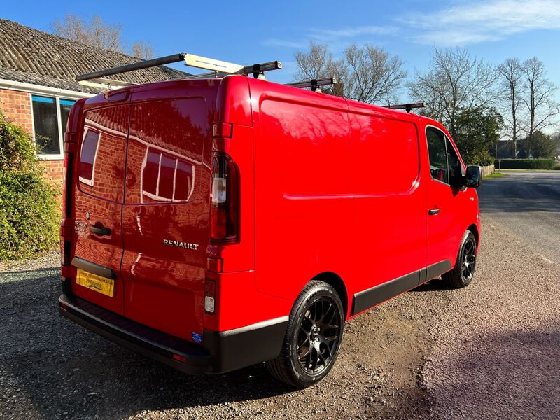 RENAULT TRAFIC