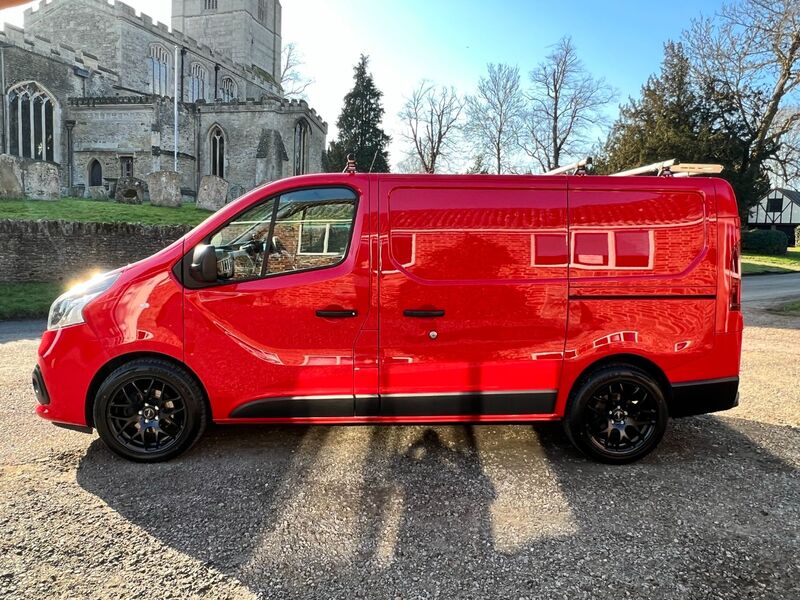 RENAULT TRAFIC