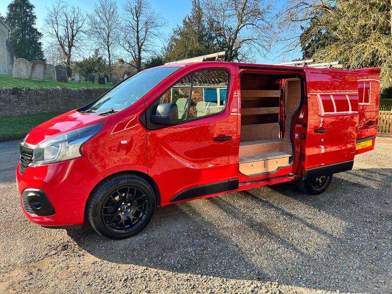 RENAULT TRAFIC