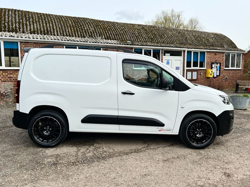 View CITROEN BERLINGO 1000 ENTERPRISE M BLUEHDI SS PVSsportline Edition