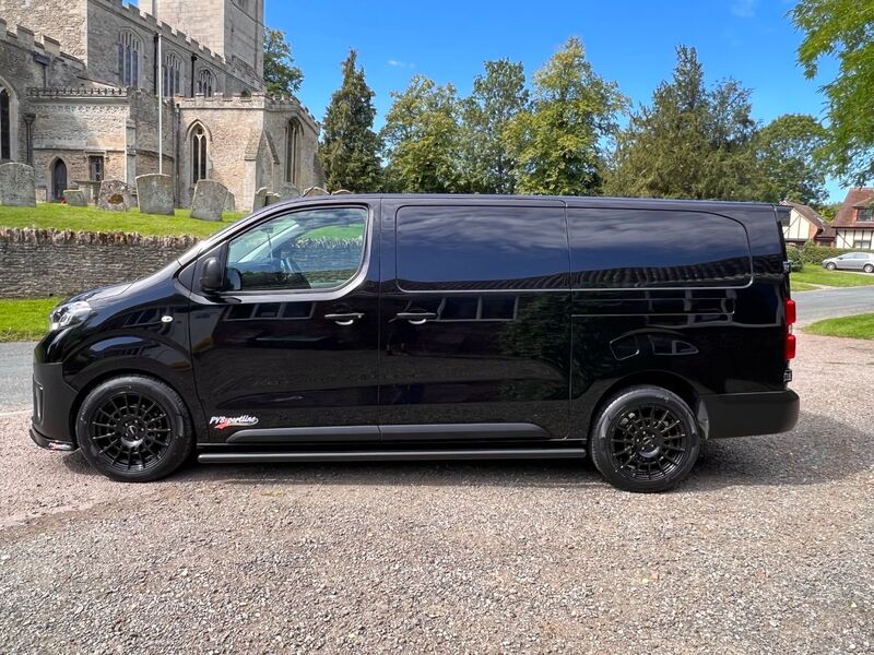 TOYOTA PROACE