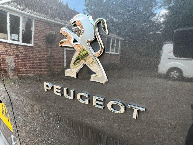 PEUGEOT EXPERT