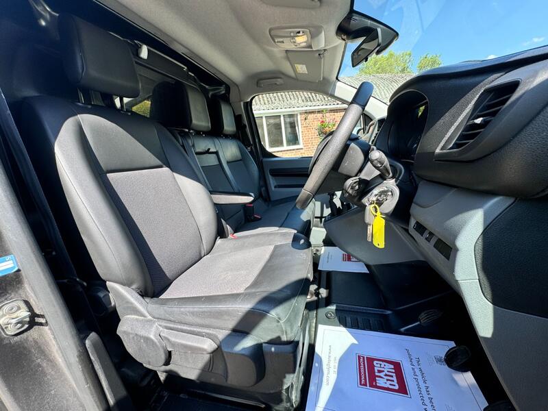 TOYOTA PROACE