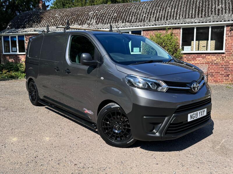 View TOYOTA PROACE 1.6 D Icon